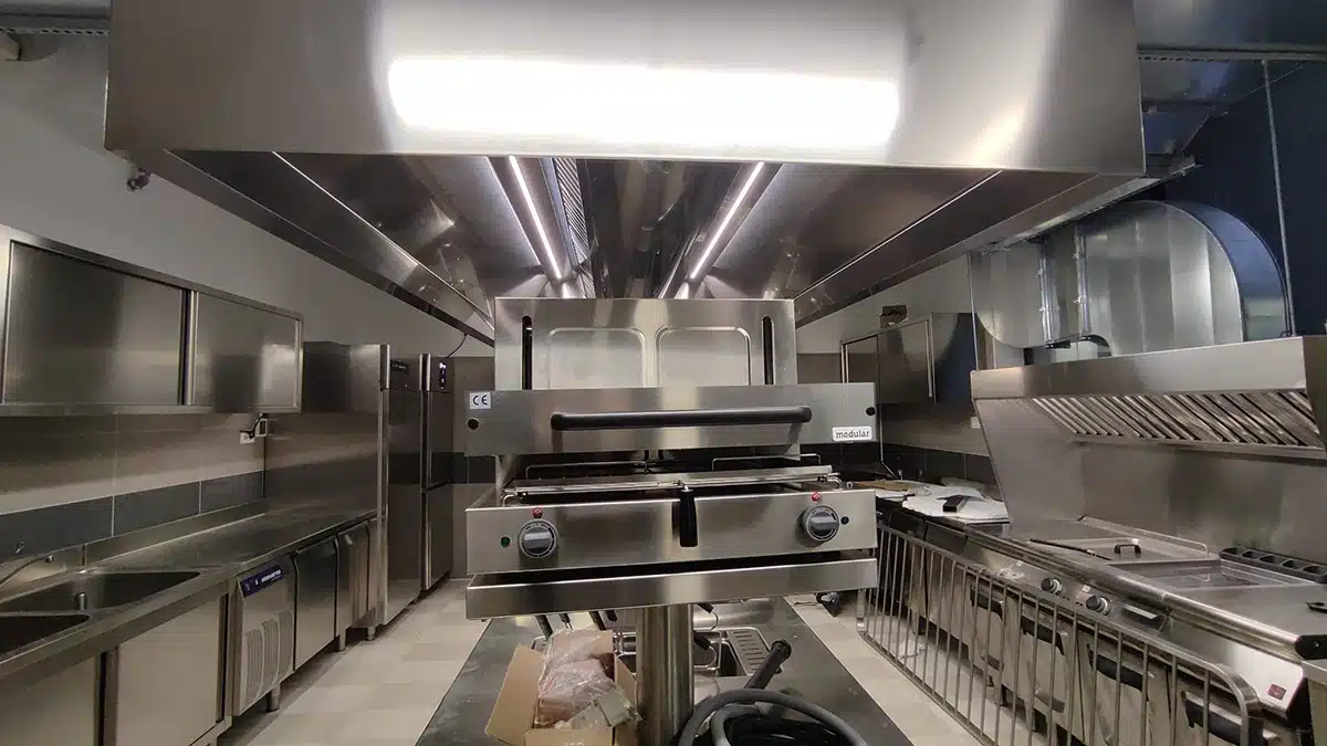 Cappa a compensazione induttiva installata a Como