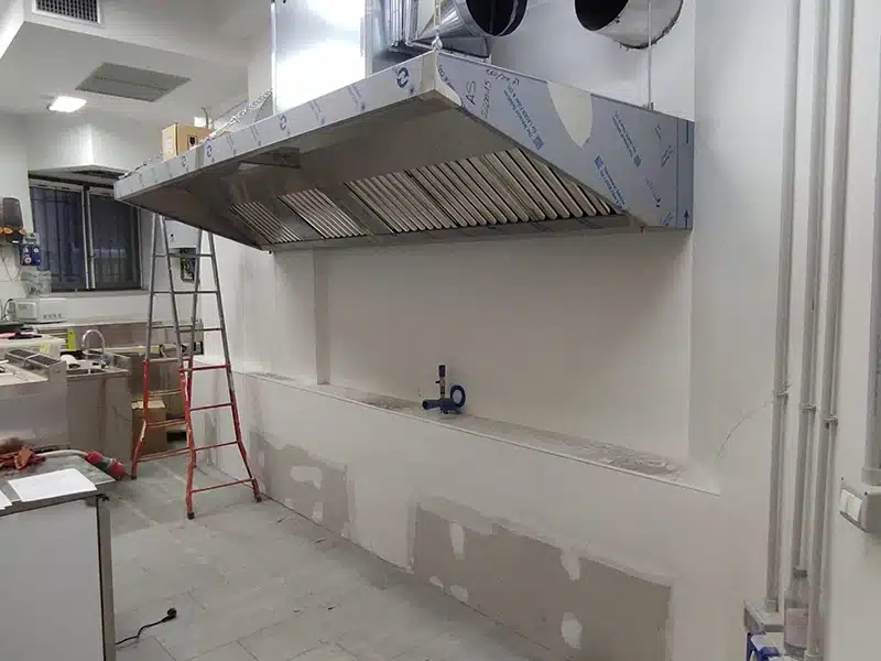 Cappa aspirante a soffito per cucine professionali