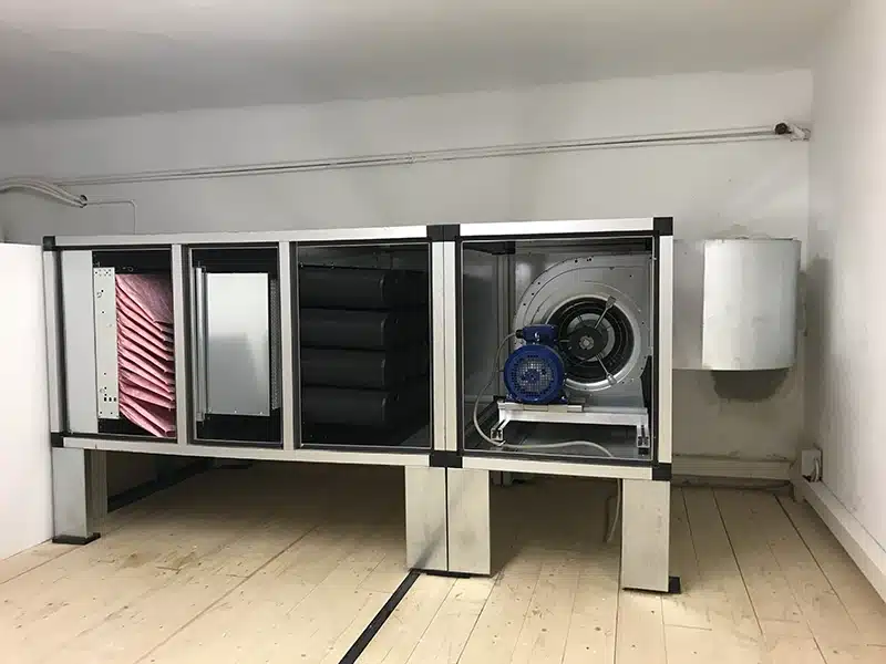 Sistema per abbattimento fumi e odori