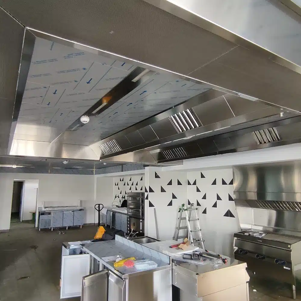 Soffitto aspirante di cucina industriale